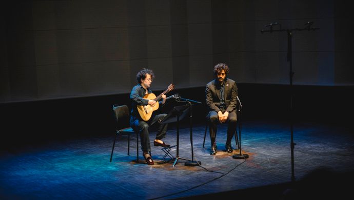 Sean Shibe en Karim Sulayman treden op op het podium