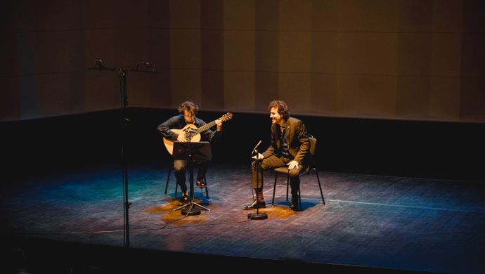 Sean Shibe en Karim Sulayman treden op op het podium