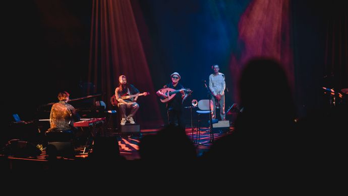 Pianist, guitarist, trumpeter and Dhafer Youssef on the stage 