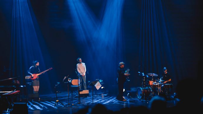 Drummer, guitarist, trumpeter and Dhafer Youssef on the stage