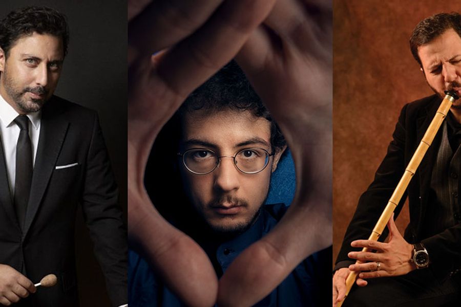 Samengestelde portretfoto van drie mannen. Links een man in zwart pak met een viool, in het midden een man die door zijn handen in een driehoek kijkt, en rechts een man in zwart pak die een ney (Turkse rietfluit) bespeelt tegen een warme bruine achtergrond.
