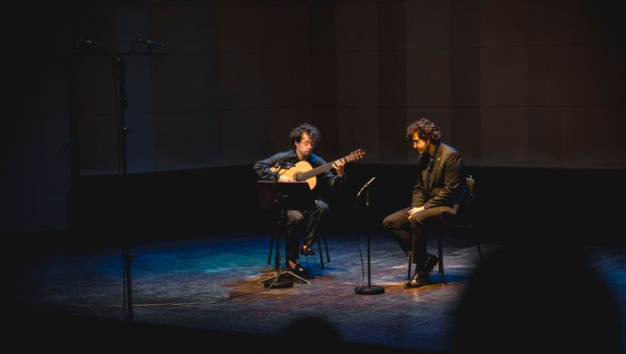 Sean Shibe en Karim Sulayman treden op op het podium