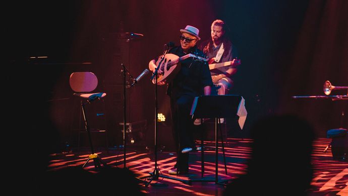 Guitarist and Dhafer Youssef on stage