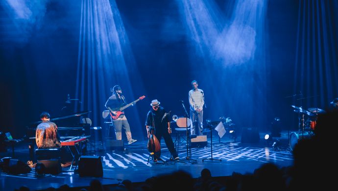 Drummer, pianist, guitarist, trumpeter and Dhafer Youssef on the stage 