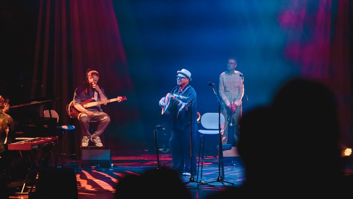 Pianist, guitarist, trumpeter and Dhafer Youssef on the stage. 