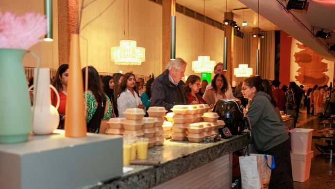 Kraampje met indiaans eten