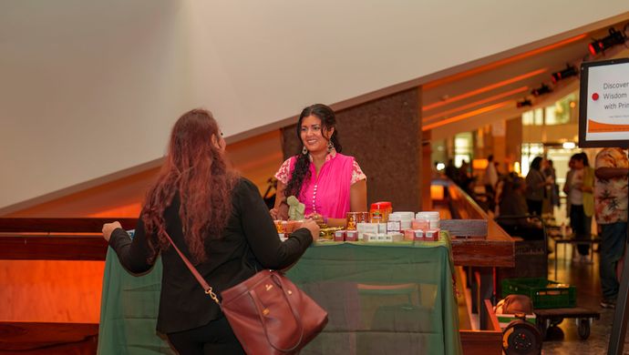 Kraampje met indiaans eten